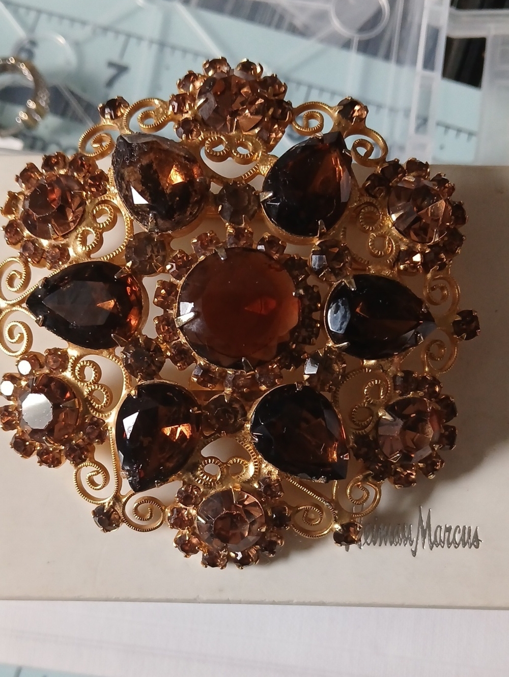 VTG JULIANA Gold-Tone SCROLL DESIGN BELT BUCKLE /PENDENT AMBER CRYSTAL STONES